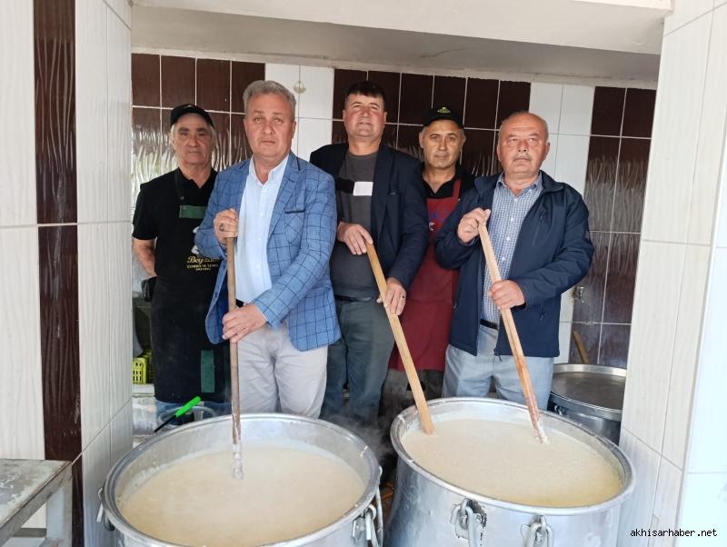 Salur Mahallesi’nde düzenlenen geleneksel köy hayrı, bu yıl da büyük