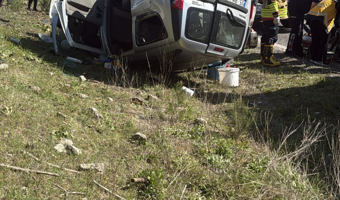 Gördes Girişinde Kaza: Hafif Ticari Araç Takla Attı, Yaralılar Var