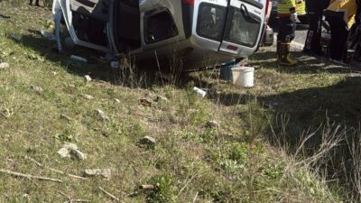 Gördes Girişinde Kaza: Hafif Ticari Araç Takla Attı, Yaralılar Var