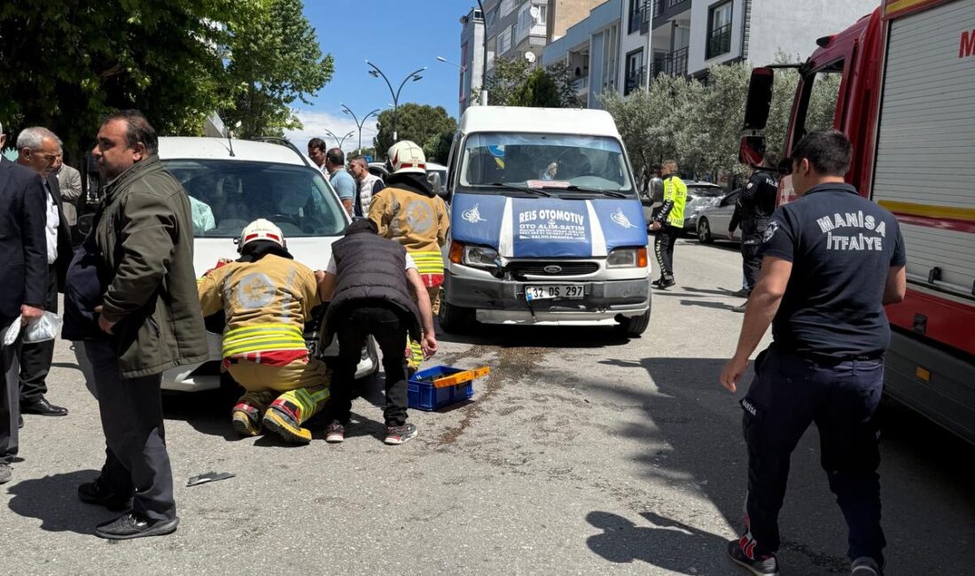 Divan Camii Önünde Trafik Kazası: Can Kaybı Yok