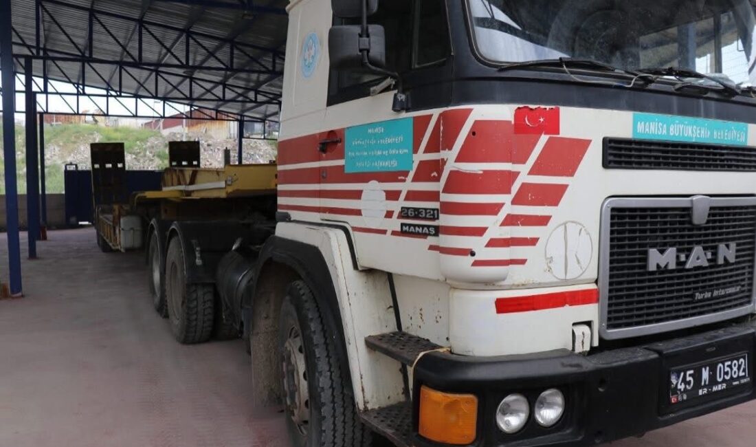 Gördes Belediyesi'ne Büyükşehir'den Araç Desteği