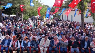 Manisa’nın Gördes İlçesine bağlı Börez Mahallesinde yapılan kiraz şenliği renkli