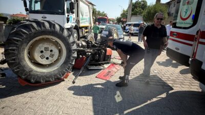 Bayramda İkinci Traktör Kazası: Belediye Aracı Devrildi