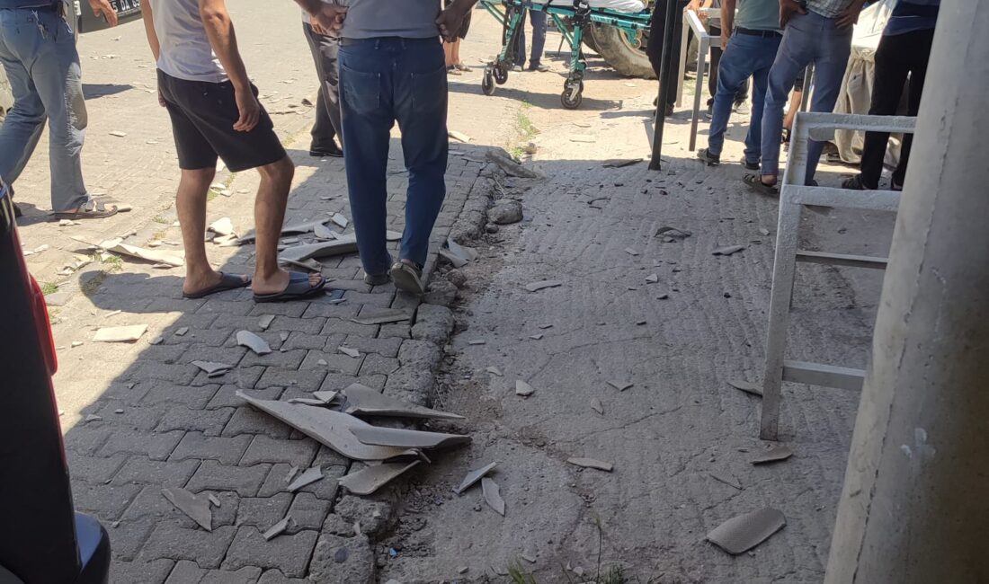 Gördes Sanayi Sitesi’nde bugün öğle saatlerinde meydana gelen olayda, şiddetli