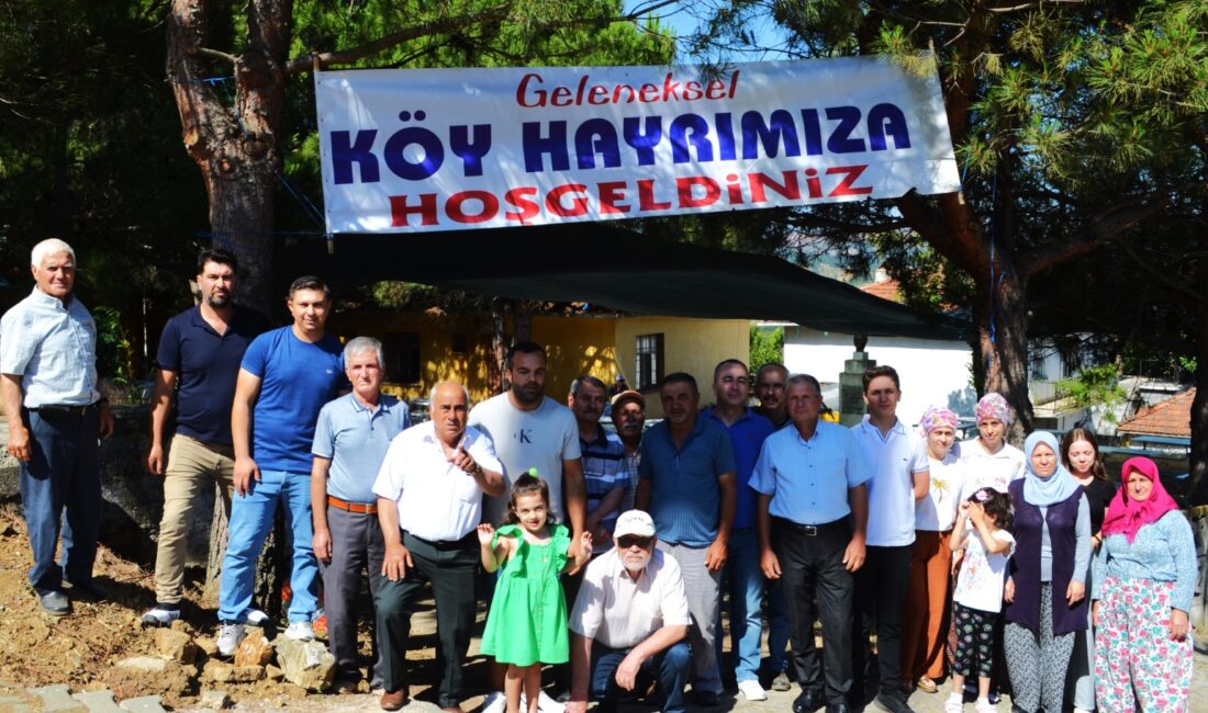 Dutluca Mahallesinde her yıl yapılan geleneksel köy hayrı coşkulu geçti.