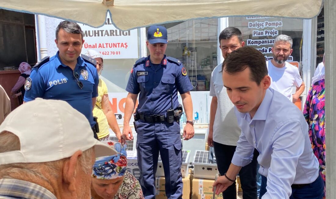 Divan Mahallesi Muhtarlığı öncülüğünde geleneksel hale getirilen aşure hayrının bu