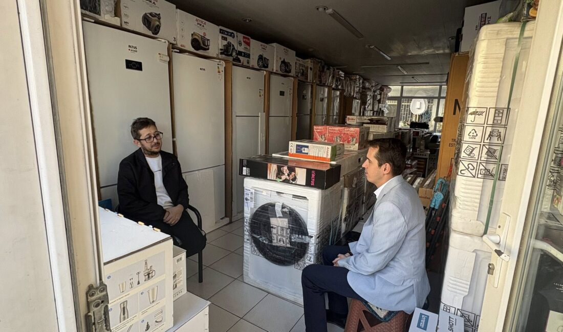 Kaymakamımız Sercan SAKARYA, ilçemiz esnaflarını tek tek ziyaret ederek hem