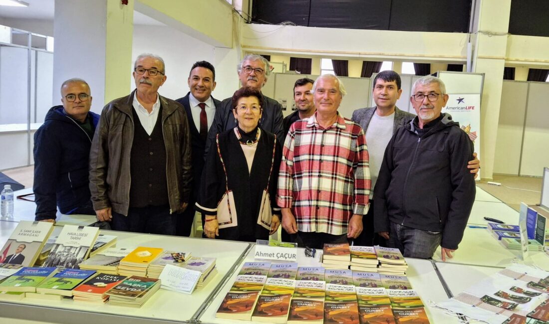 Gördesli şair ve yazarlar;  Manisa Kitap Fuarı vesilesiyle Manisa’da buluştular.