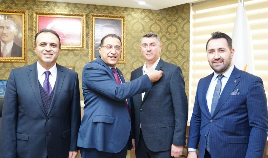 2004 yılında AK Parti’den belediye başkan adayı olan Mustafa Kerçek,