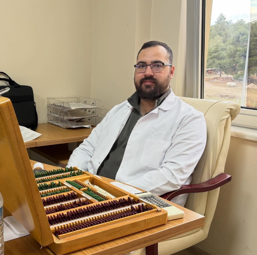 Hastanemizde göreve başlayan Göz Hastalıkları Uzmanı Uzm. Dr. Mert Avcu,
