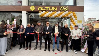 Cafe Altun, düzenlenen görkemli açılış töreniyle hizmete girdi. Açılışa AK