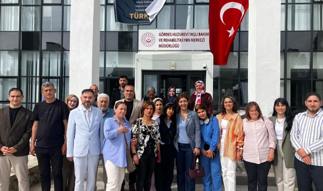 Gördes Huzurevinde düzenlenen “Aile Buluşması” programına yoğun katılım sağlayan kıymetli