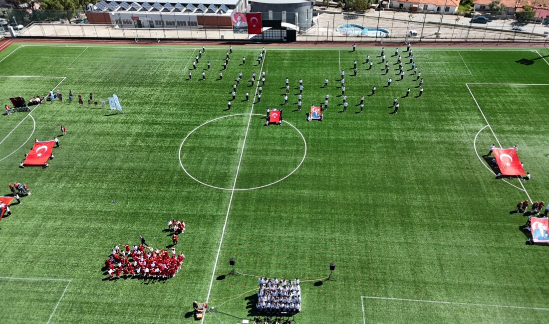 Gördes’te 19 Mayıs Atatürk’ü Anma, Gençlik ve Spor Bayramı büyük