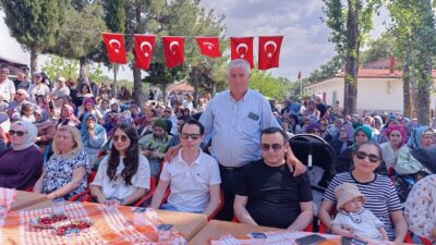 Börez Mahallesinde yapılan 4. kiraz festivali renkli görüntülere sahne oldu.